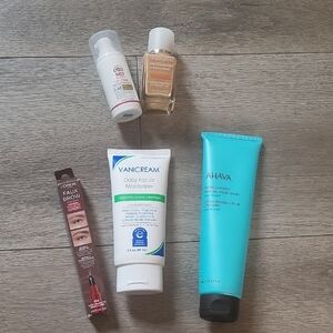 Vanicream Daily Facial Moisturizer + Assorted Skincare Lot